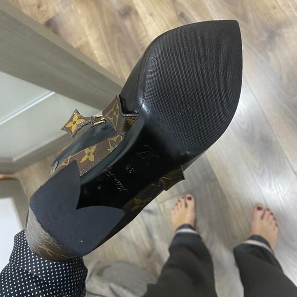 Louis Vuitton Monogram boots - Picture 2 of 4